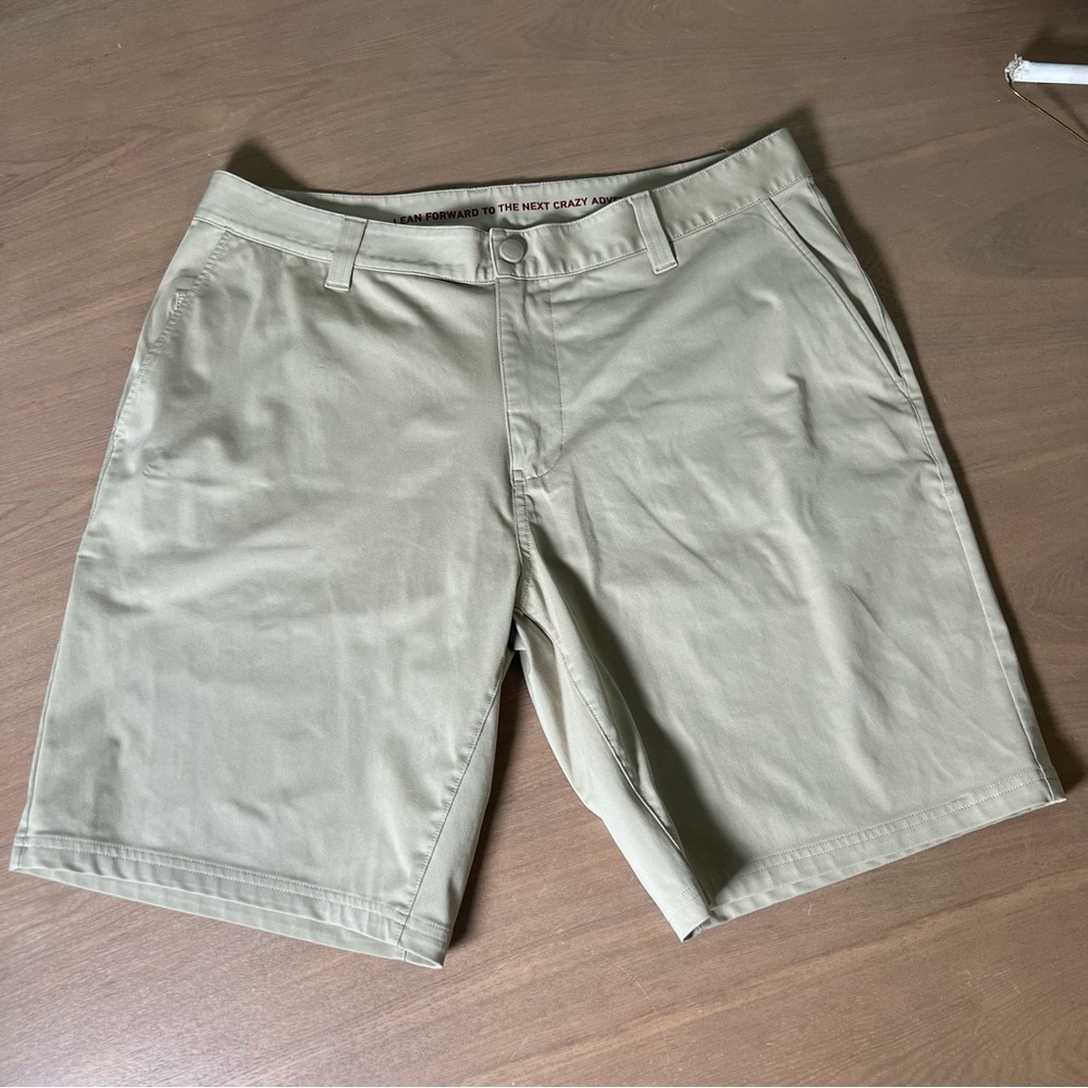 Rhone Men’s 9" Commuter® Shorts Size 34 Tan Khaki Performance Golf Shorts - Picture 4 of 13